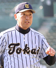 【高校野球】東海大菅生が昨夏覇者・日大三にリベンジならず…　今夏で退任の若林弘泰監督「どうやって勝たせるかというのはやっぱり難しい。それが面白いのかも知れません」…西東京大会