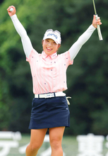 佐久間朱莉は圧巻の今季最多３勝目「緊張感が楽しかった。とてもうれしい」神谷そらとのプレーオフ制す