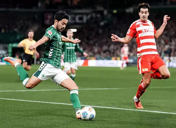 ブレーメンＤＦ菅原由勢が明かす“サイドバック論”　多様化するタスク「自分にむち打って厳しくやる」