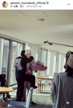 妻夫木聡、佐藤浩市との感動オフショット公開「良い写真　泣ける」「チームロイヤル最高」「名コンビでした」