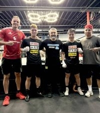 世界を狙うＷＢＯアジア王者・宇津木秀と東洋太平洋王者・横山葵海がＬＡ合宿　名伯楽マニー・ロブレス氏に師事