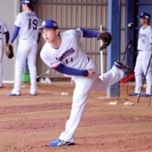 【中日】ドラ１・中西聖輝、先輩左腕のホップする直球に衝撃「金丸さん、球えぐいっす」キャンプ初日からブルペン入り