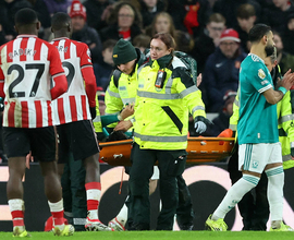 森保ジャパンに悪夢続く…日本代表主将の遠藤航が左足首負傷、担架で運ばれる