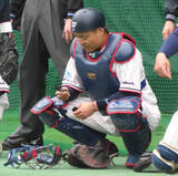 「【ヤクルト】中村悠平、高橋宏斗との侍対決で二塁打「打たせてくれたのかな」　取材中に“遭遇”で後輩否定「完璧な球でした」」の画像1