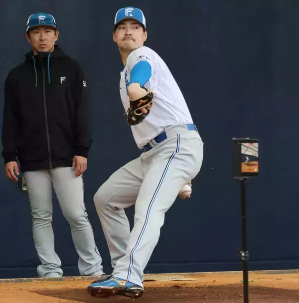 【日本ハム】有原航平「沖縄のうちに１回は（実戦で）投げれたら」…捕手座らせて２５球「去年よりゆっくりめ」