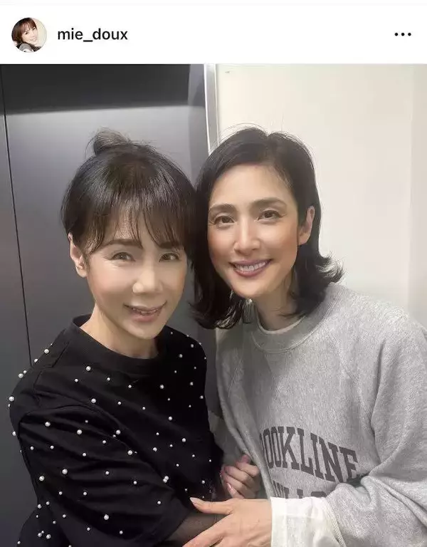 ６８歳になった「ピンク・レディー」未唯ｍｉｅ、「気さくで可愛い頑張り屋さん」な大人気女優と密着２ショット！