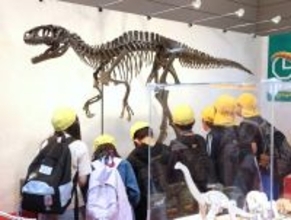 日本最大の模型展示会・静岡ホビーショーに地元の小・中・高生約４０００人来場　体験コーナー大盛況
