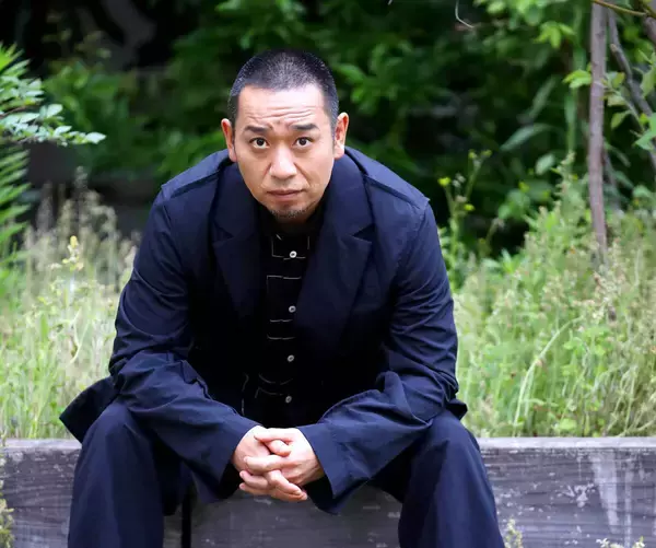 「千鳥」大悟、映画初主演作を見て感嘆「すげえな監督！こんなにわしを違和感なく仕上げたか」　共演の綾瀬はるかは「ピュア」…「箱の中の羊」２９日公開