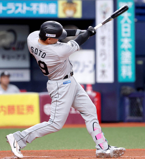 【ロッテ】京セラＤ今季９戦目でやっと初勝利　山口航輝が自己最多１７号先制弾　ジャクソン７勝目　借金５でターン
