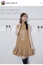 妊娠公表の貴島明日香「少しお腹も大きく」ミニ丈×ロングブーツで“絶対領域”あらわ「ほんまに可愛い」「美がヤバい」