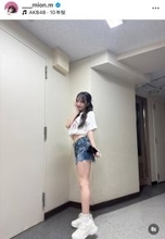 “平成ギャル”になったＡＫＢ・向井地美音、へそ出し×ミニ丈でファン魅了「好きすぎるんですけど」と反響