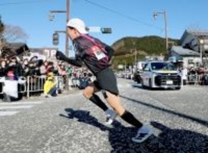 【箱根駅伝】国学院大またか！５区最終コーナーで道間違えた　ルーキー高石樹はガッツポーズの４位