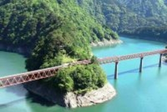 【大井川鉄道】名物広報・山本豊福と行く川根茶農家試飲体験＆絶景の奥大井湖上駅ツアー完成…５月３０日、６月７日、１３日