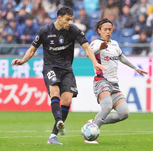 Ｊ１　Ｇ大阪が関西対決制した　２ゴール＆完封で西２位浮上　助っ人が助っ人のＰＫ失敗をカバー