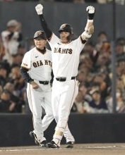 巨人・石塚裕惺の激動２デイズ　緊急昇格→翌日「３番・遊撃」プロ初スタメン→初長打で初打点「素直にうれしかった」