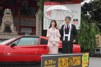 舘ひろし　雨のなか西野七瀬を気遣い“相合い傘”継続「彼女がぬれちゃうんでね」主演映画ヒット祈願