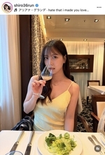 「なんやこの色気」元ＮＭＢ４８・白間美瑠　デコルテ披露の美スタイル！素肌あらわなキャミワンピ姿に「いい女」「大人の魅力」