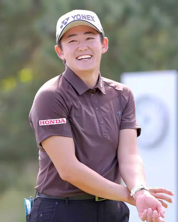 【女子ゴルフ】ハワイでサーフィン、機内はネトフリを満喫！　岩井明愛「優勝できるように頑張る」