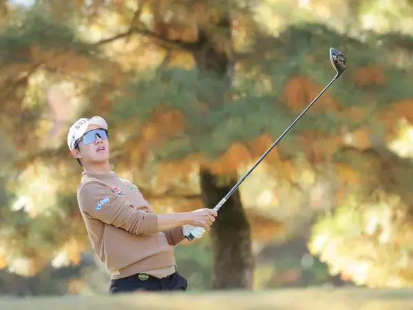 出場全選手がハーフ終了　宋永漢と小木曽喬が５アンダーでトップに…ゴルフ日本シリーズＪＴカップ　第１Ｒ