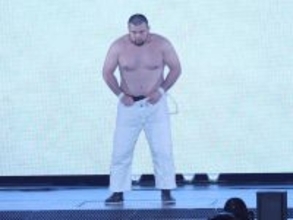 ウルフアロン、頭を丸め柔道着脱いで黒のトランクスで「入場」大サプライズ！…１・４「東京ドーム」デビュー戦