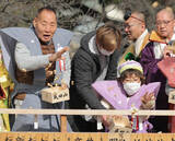 「宮川大助・花子、９年ぶり漫才披露へ　東名阪で結婚５０周年ツアー　ゆくゆくは「立ってセンターマイクに」」の画像1