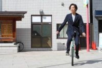 山内惠介　特技一輪車披露で「自分のステージにも活かしたい」