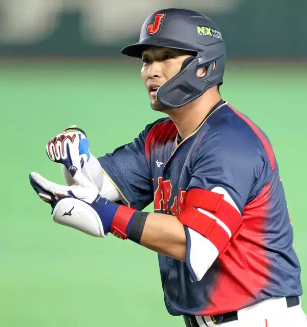 侍ジャパンがＷＢＣ史上初の１イニング１０得点…井端監督の期待に応える「お茶たてポーズ」量産