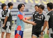 【Ｗ杯】“メンター”南野拓実がチームに合流！　ランニングでは先頭走る　Ｗ杯優勝へ“２８人目の戦士”が加わる