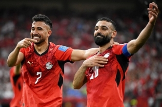 エジプト、Ｗ杯９戦目やっと勝った　大エースＦＷサラーのゴールで逆転　英雄にスタンドから大歓声