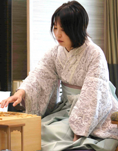 福間香奈清麗が勝利 清麗戦第１局は「手探りの将棋だった」
