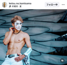 ４５歳、バッキバキ腹筋がかっこよすぎ！「まさに神ショット」「朝から爆ビジュ研二さんみて幸せ」と話題の樽美酒研二