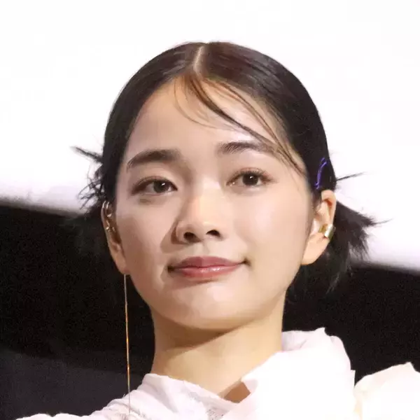 次期朝ドラヒロイン見上愛＆上坂樹里がひな人形に！「中宮様がお内裏様に」「お家に欲しい」「可愛い過ぎます」と反響