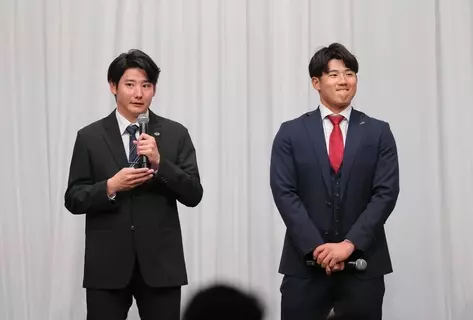 【巨人】どっちが先輩？　ドラフト１位・竹丸和幸「貫禄は全然石塚くんのほうが…」燦燦会総会に初出席
