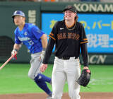 「【巨人】先発・ウィットリーが３回に犠飛と適時打で２点を失い、ＤｅＮＡに勝ち越される」の画像1