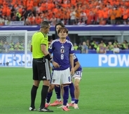 【Ｗ杯】左膝負傷の久保建英は「昨日よりも今日の方が状態が落ち着いていると話していた」「歩いてました」板倉滉が明かす