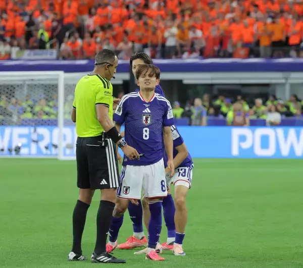 【Ｗ杯】左膝負傷の久保建英は「昨日よりも今日の方が状態が落ち着いていると話していた」「歩いてました」板倉滉が明かす