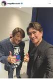 「川﨑麻世、近藤真彦のバースデーライブに参戦！中村繁之も交えた３ショットに反響「最強にイケメンメンズ」「素敵な関係」」の画像1