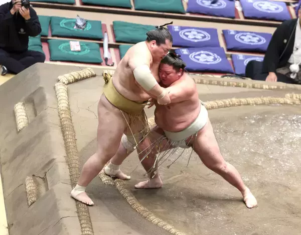 十両・輝が１１日目で初黒星　日翔志に敗れて連勝は１０でストップも「連勝がどうとかは思ってない」