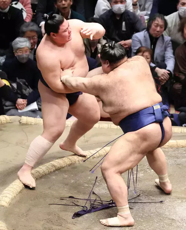 義ノ富士、高安に３連敗「突っ張りを全部受けてしまった。強いです」