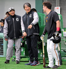 【巨人】松井秀喜臨時コーチ「コーヒー飲んでいただけ」実はリチャード、石塚に４５分密室指導