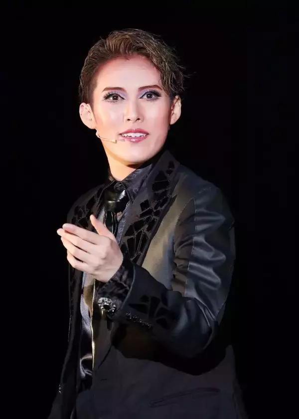 ＯＳＫトップスター、翼和希のステージが東京で開幕　３か月間の全国巡業ラストの地　「全身全霊で舞台に」