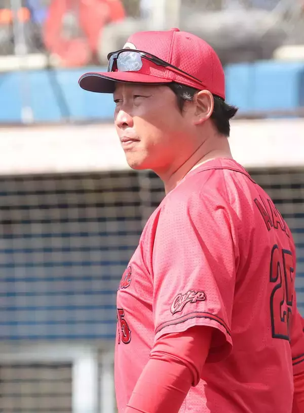 【広島】新井貴浩監督、９回の３本塁打にご満悦　新人２人の失敗には「ミスはつきもの。勉強」／一問一答