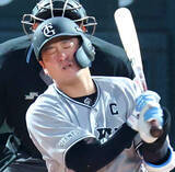 「【巨人】テレビ実況「入ったー！」絶叫も…岸田行倫、幻の先制弾　ファビアンがホームランキャッチ→諦めたフリ！？に困惑」の画像1