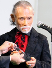 午後１１時起床の片岡鶴太郎「変態のような生活をしているけど、こんな私に賞をいただけるなんて」…Ｍｅｎ’ｓ　Ｂｅａｕｔｙ　アワード表彰式