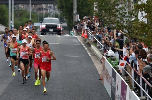 【陸上】男子マラソンが２０キロ通過　山下一貴は先頭集団に食らいつく　吉田祐也は遅れる　アジア大会