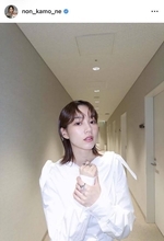 朝ドラヒロイン女優の洗練された近影に「キレイ」「美しい」「姫や！」と絶賛の声　のんが公開のコーデ姿に反響