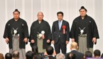 大の里、次の１００年へ「横綱として盛り上げたい」　日本相撲協会１００周年式典で決意