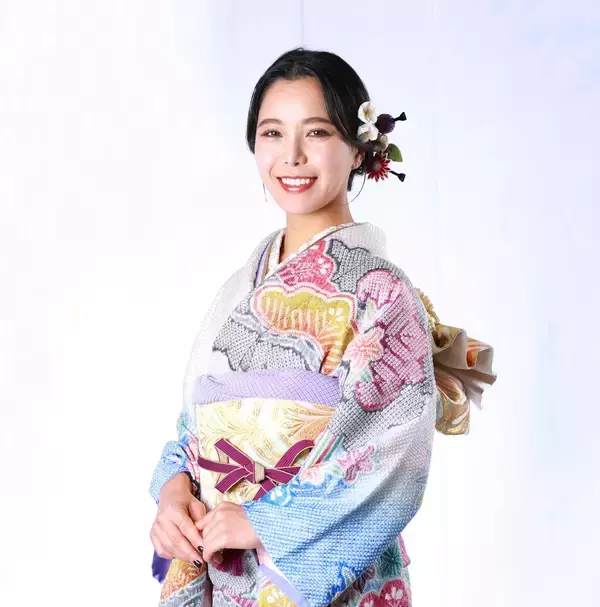 高梨沙羅　２９歳振り袖姿　新年の誓い「表彰台に乗っている姿を見せたい」　失意の北京から４年「点と点が線になりつつある」…２・６ミラノ五輪開幕