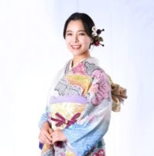 高梨沙羅　２９歳振り袖姿　新年の誓い「表彰台に乗っている姿を見せたい」　失意の北京から４年「点と点が線になりつつある」…２・６ミラノ五輪開幕