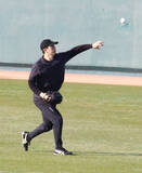 「【ソフトバンク】昨季パ最高勝率の大関友久が自主トレ公開　おみくじで“昨季超え”の吉兆に「結構うれしかった」」の画像1